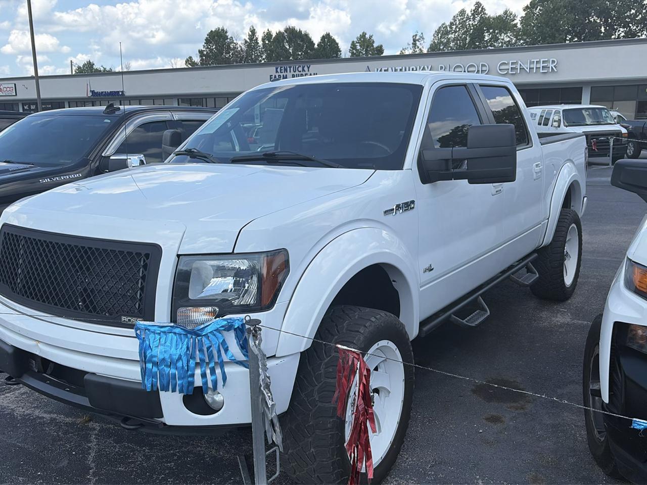 2013 Ford F-150 4WD SuperCrew 145" XLT