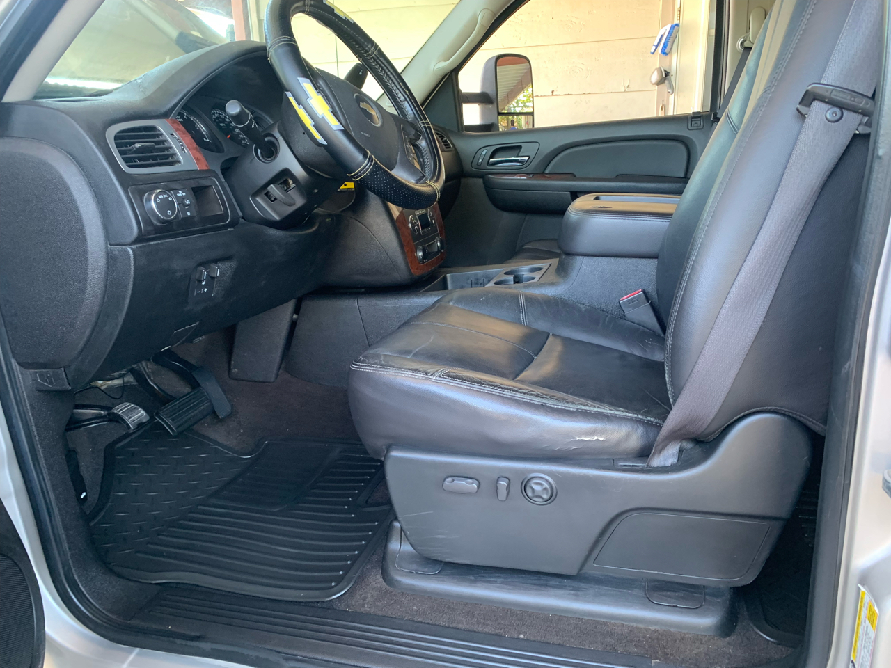 Chevrolet Silverado 3500HD LTZ Ext. Cab Long Box 2WD 2008
