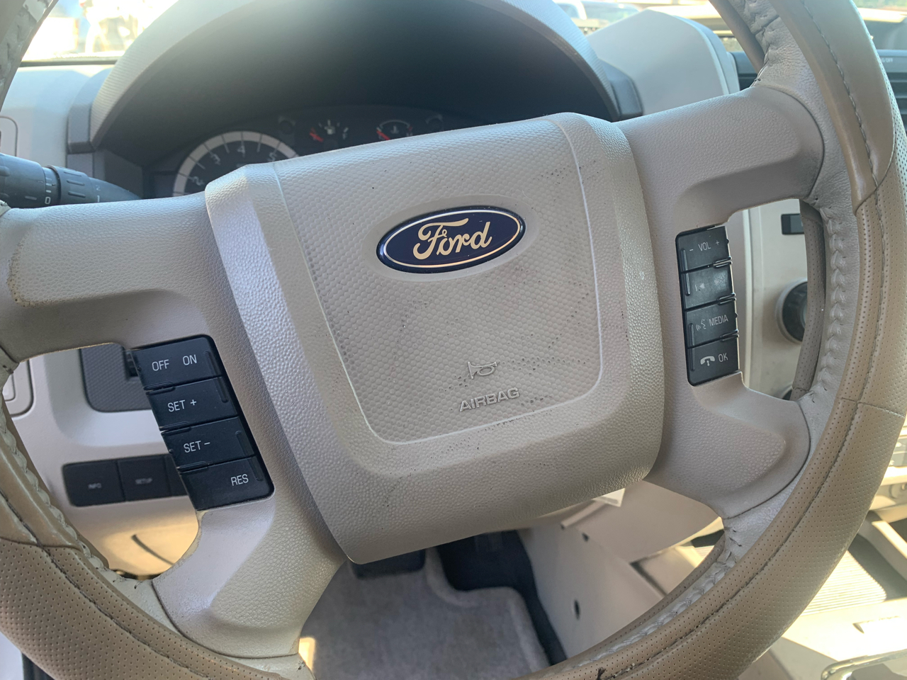 Ford Escape XLT FWD 2012