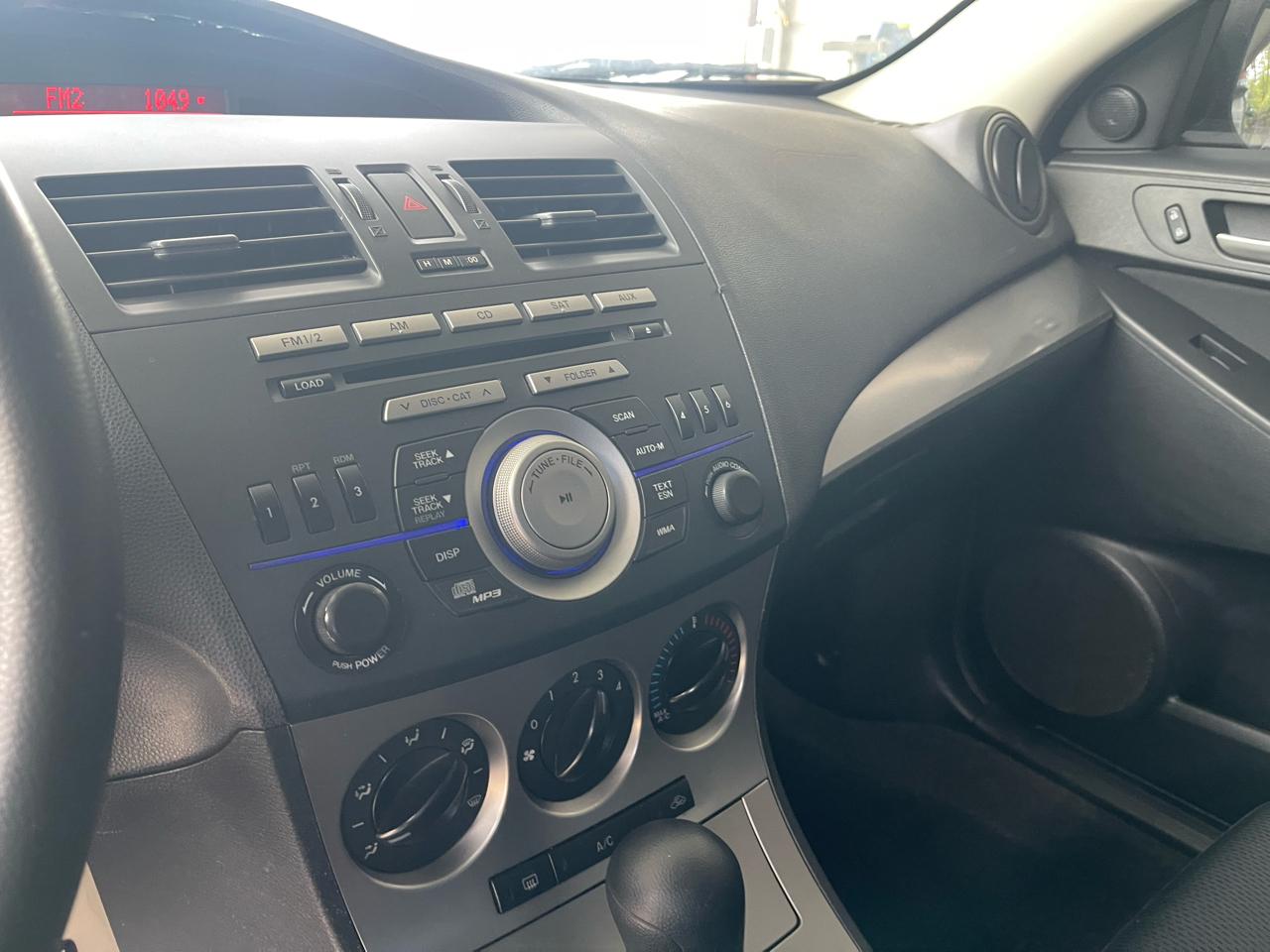 2011 Mazda MAZDA3 i Touring