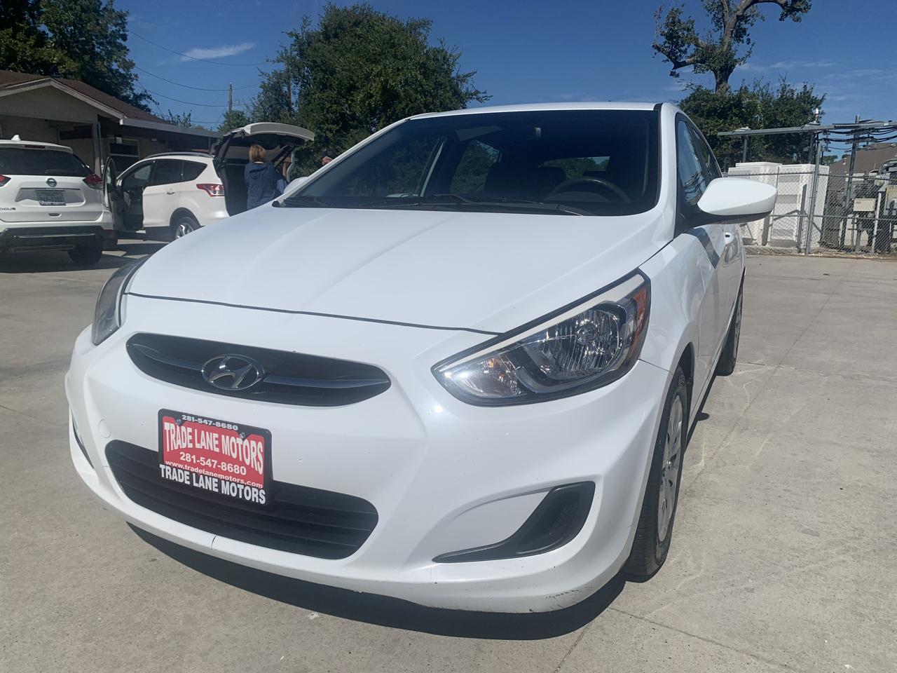 2017 Hyundai Accent SE 5-Door 6A