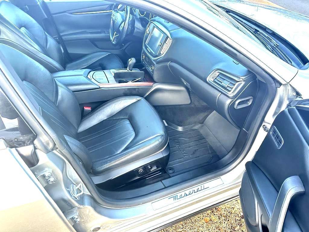 Maserati Ghibli photo 11