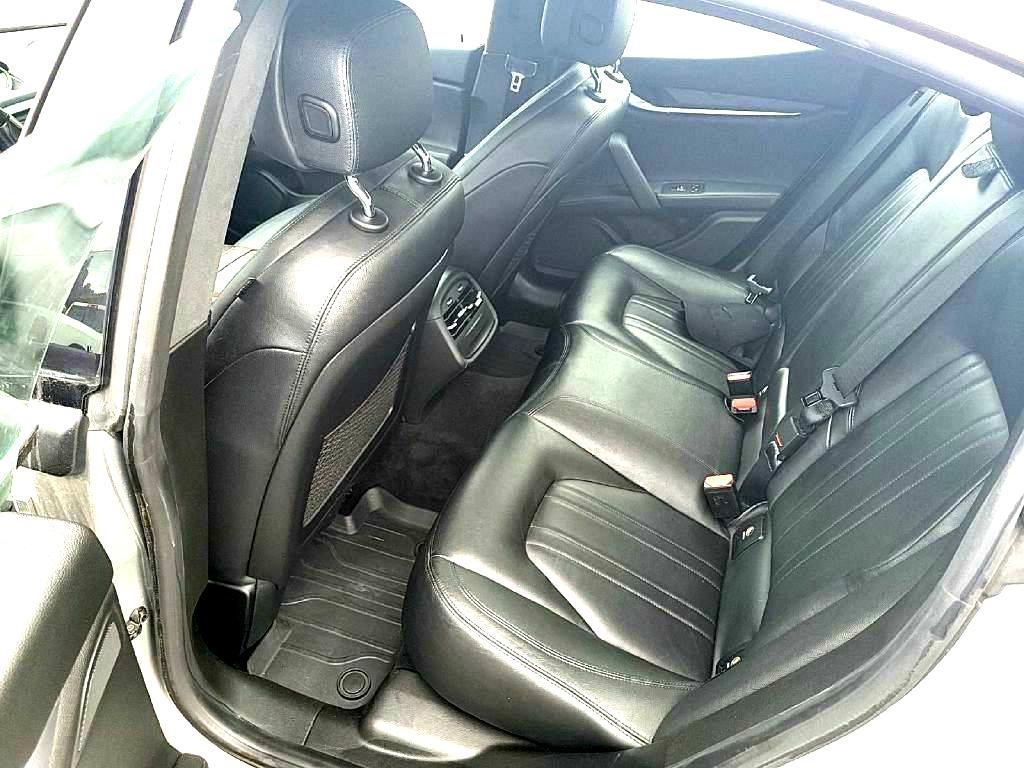 Maserati Ghibli photo 12