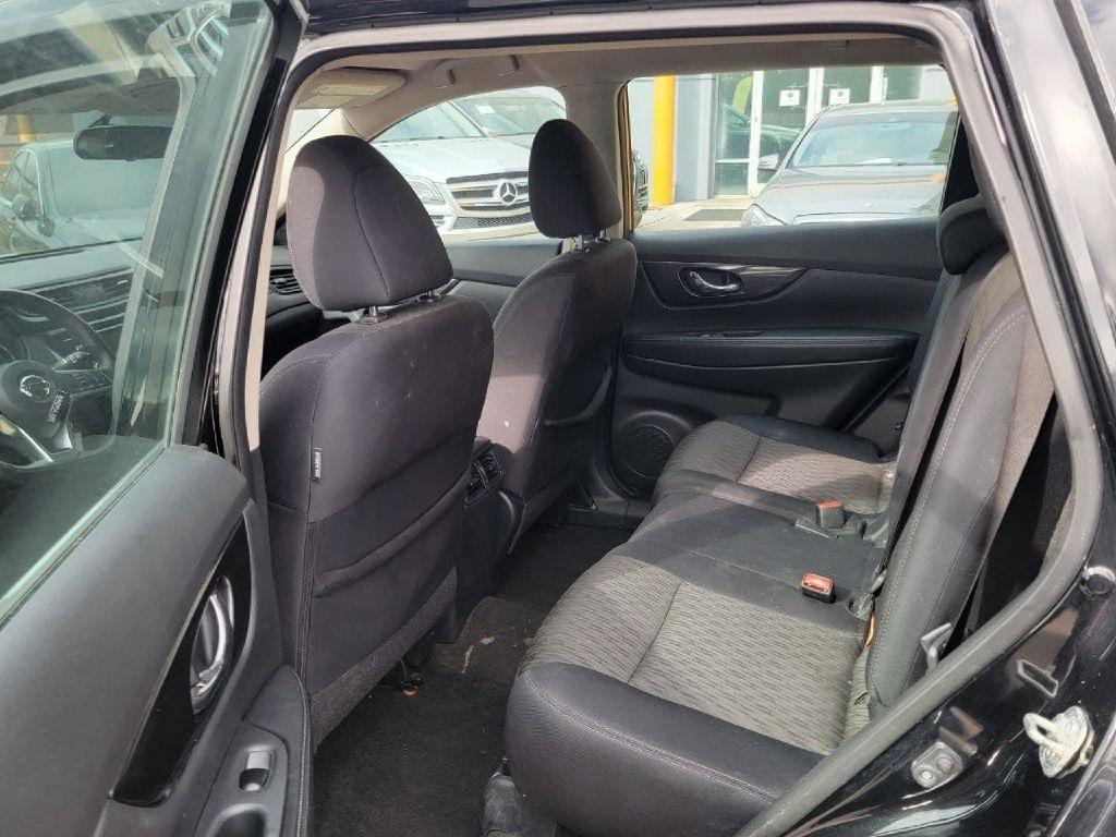 Nissan Rogue photo 5