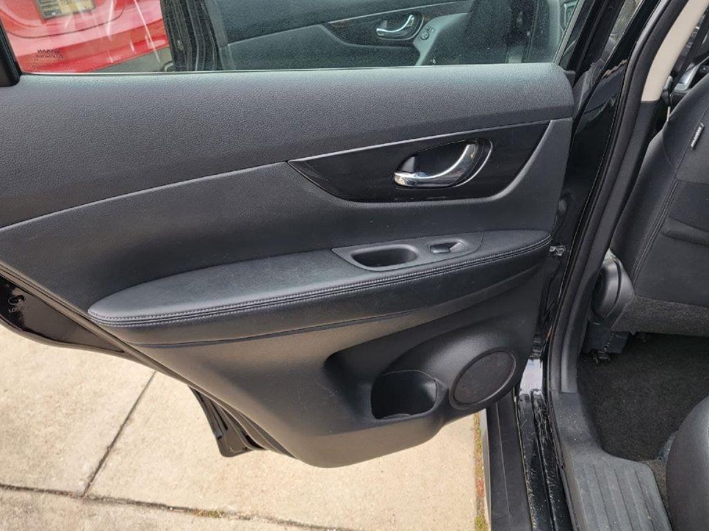 Nissan Rogue photo 10