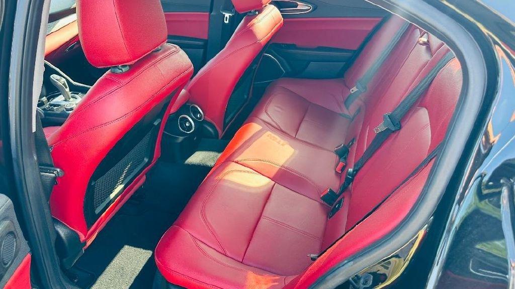 Alfa Romeo Giulia (952) photo 9