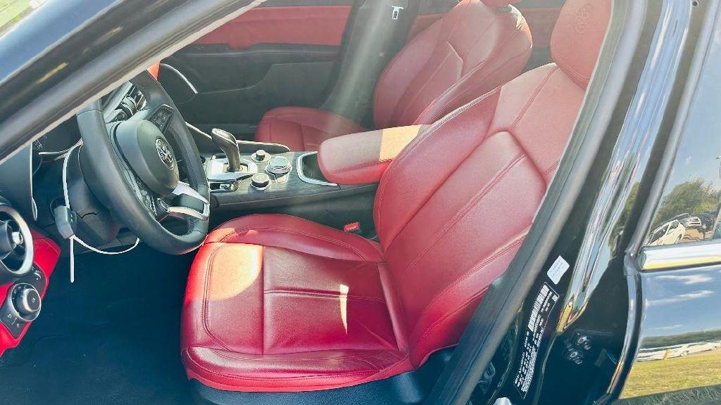 Alfa Romeo Giulia (952) photo 10