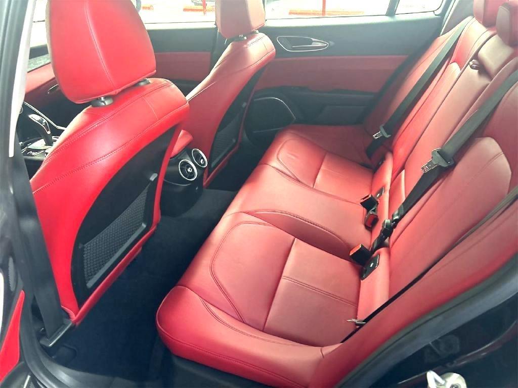 Alfa Romeo Giulia (952) photo 13