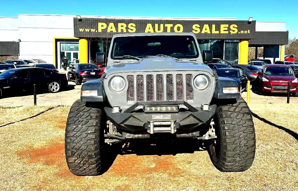 Jeep Wrangler photo 2