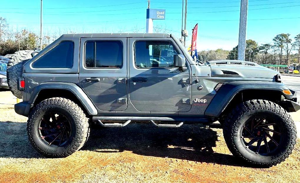 Jeep Wrangler photo 3