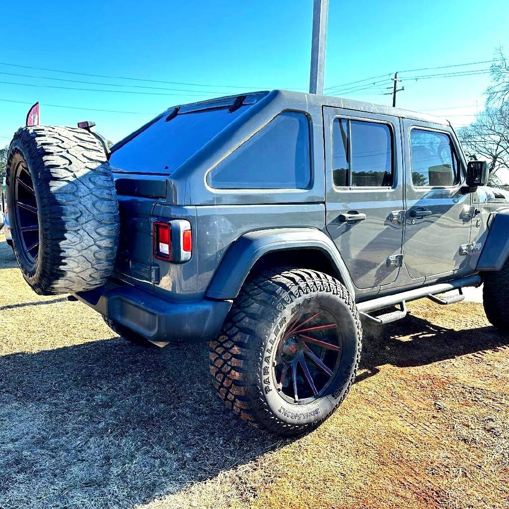 Jeep Wrangler photo 5