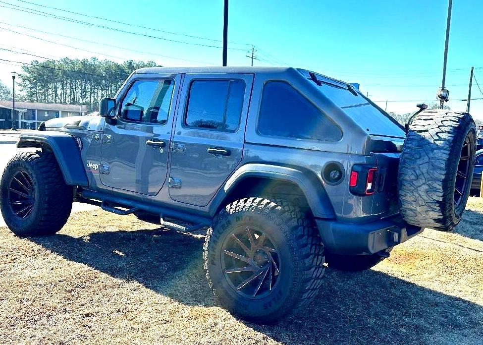 Jeep Wrangler photo 6