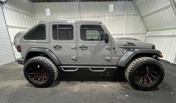Jeep Wrangler photo 12