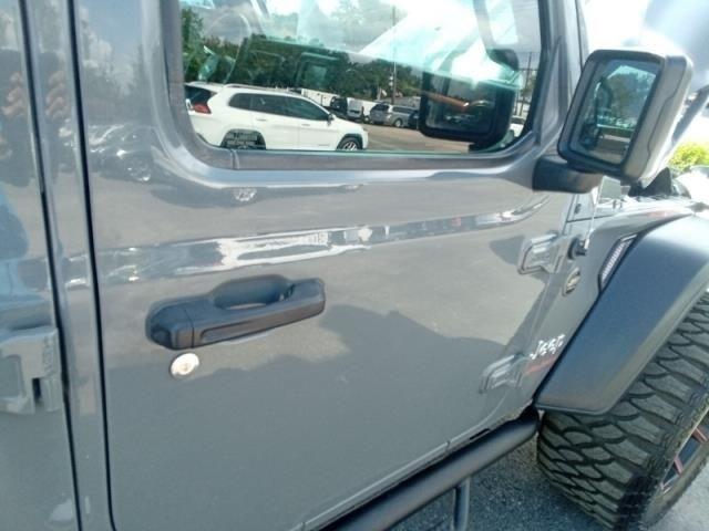 Jeep Wrangler photo 16
