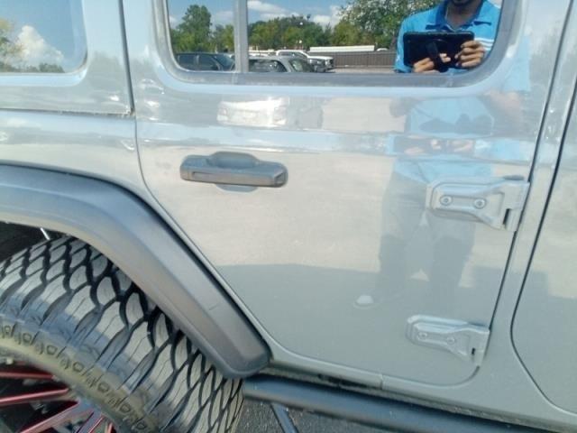 Jeep Wrangler photo 17