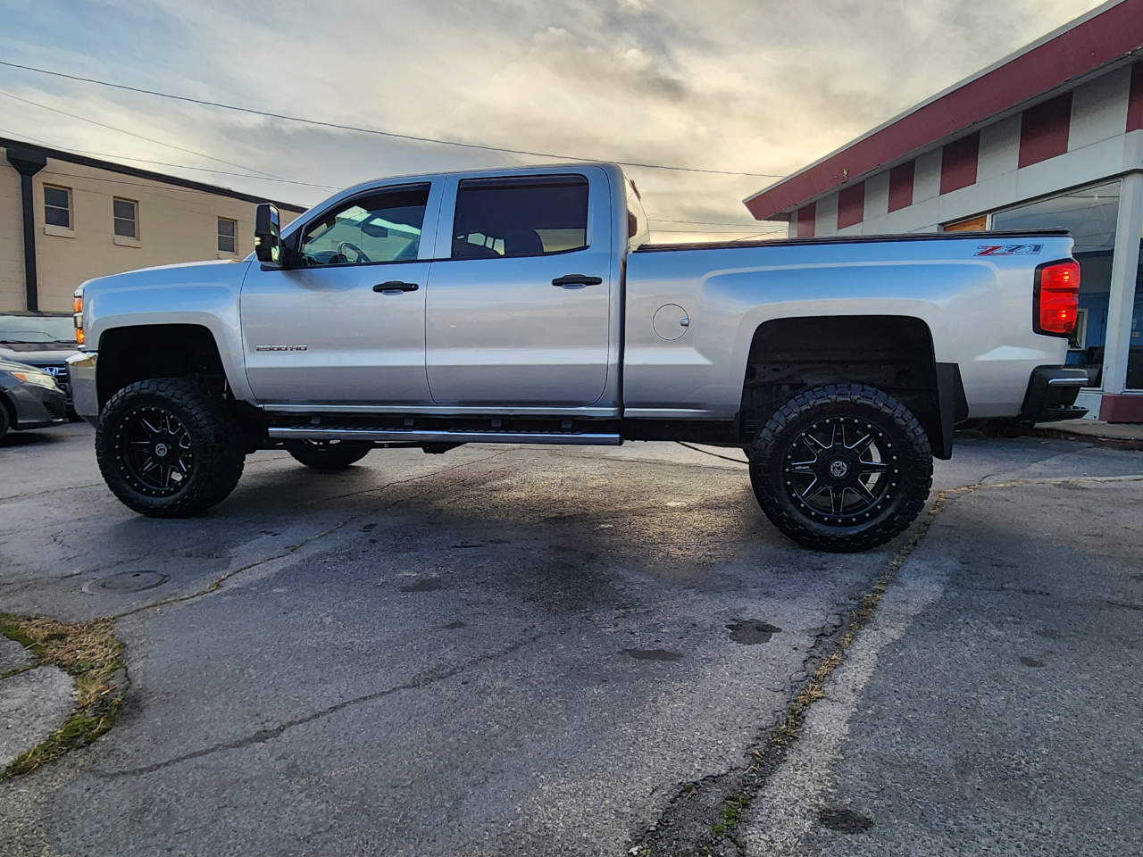 Chevrolet Silverado 2500HD LT Crew Cab Long Box 4WD 2015