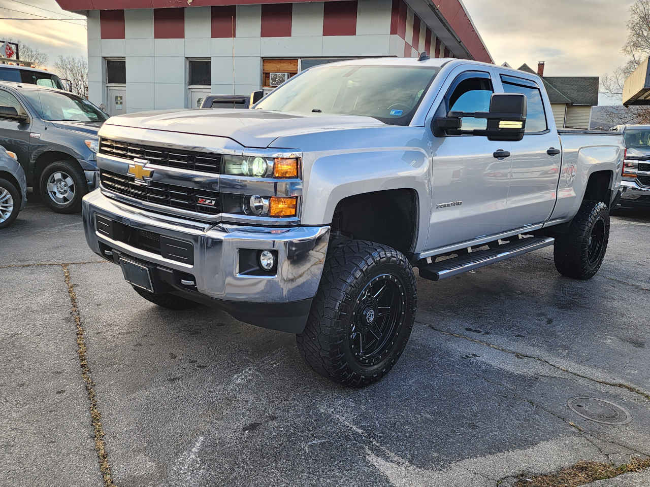 Chevrolet Silverado 2500HD LT Crew Cab Long Box 4WD 2015