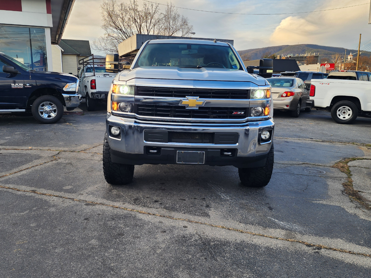 Chevrolet Silverado 2500HD LT Crew Cab Long Box 4WD 2015