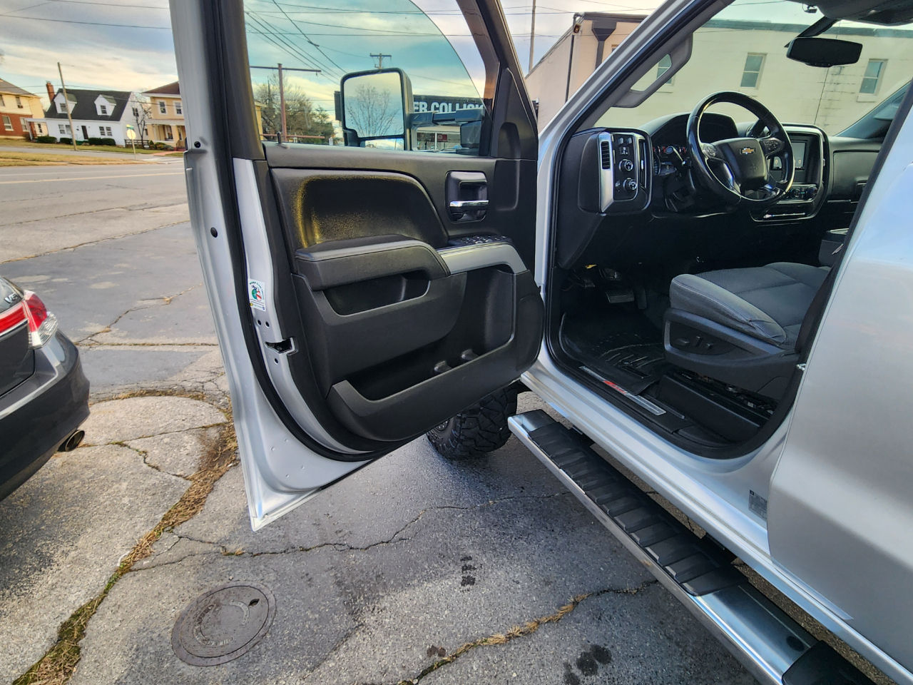 Chevrolet Silverado 2500HD LT Crew Cab Long Box 4WD 2015