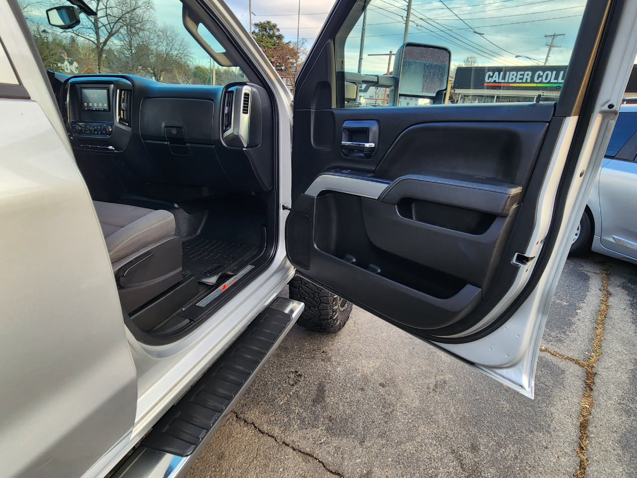 Chevrolet Silverado 2500HD LT Crew Cab Long Box 4WD 2015
