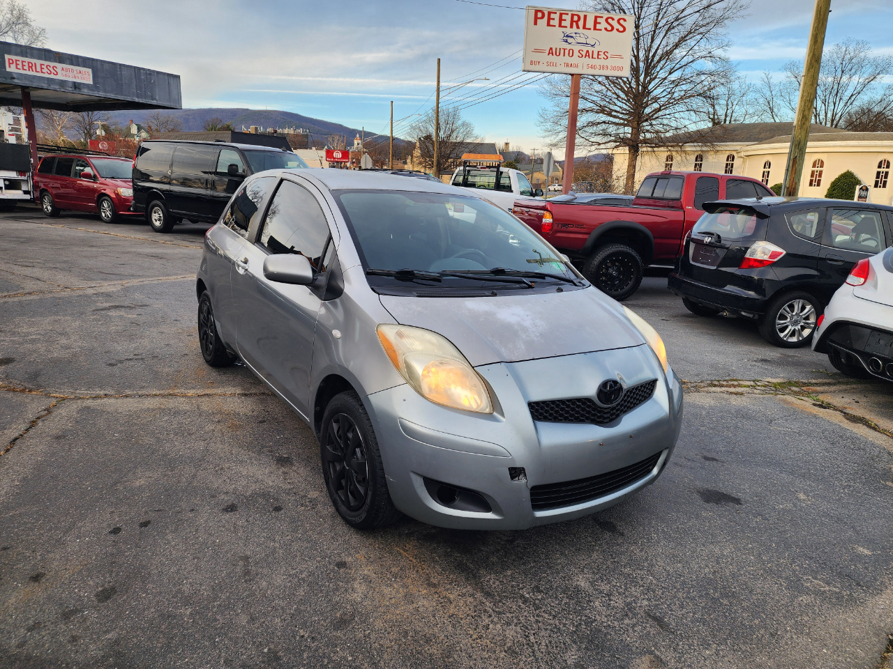 Toyota Yaris Liftback 3-Door AT 2009