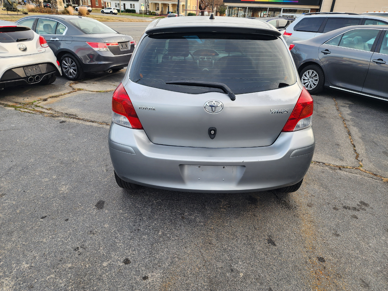 Toyota Yaris Liftback 3-Door AT 2009