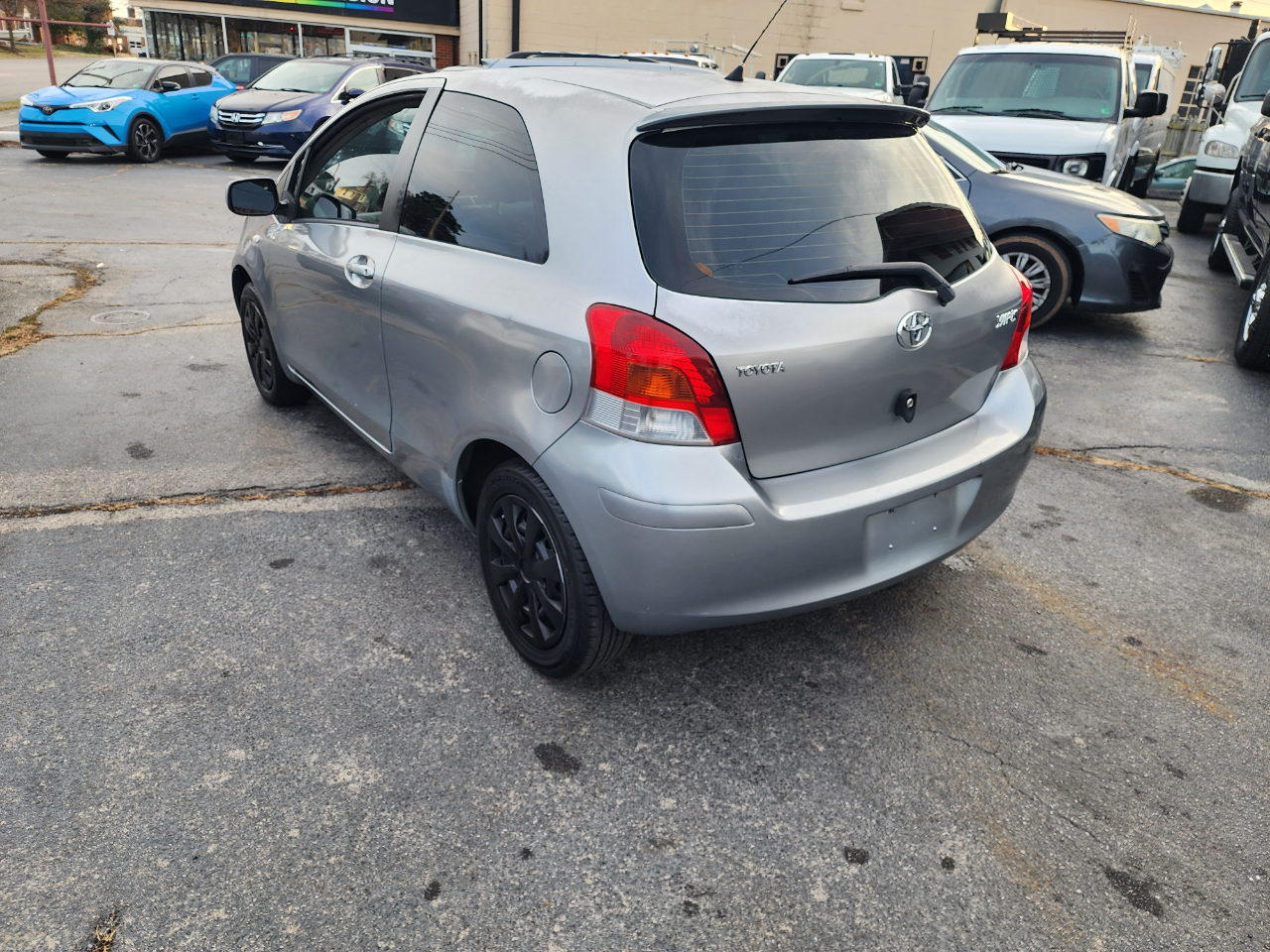 Toyota Yaris Liftback 3-Door AT 2009