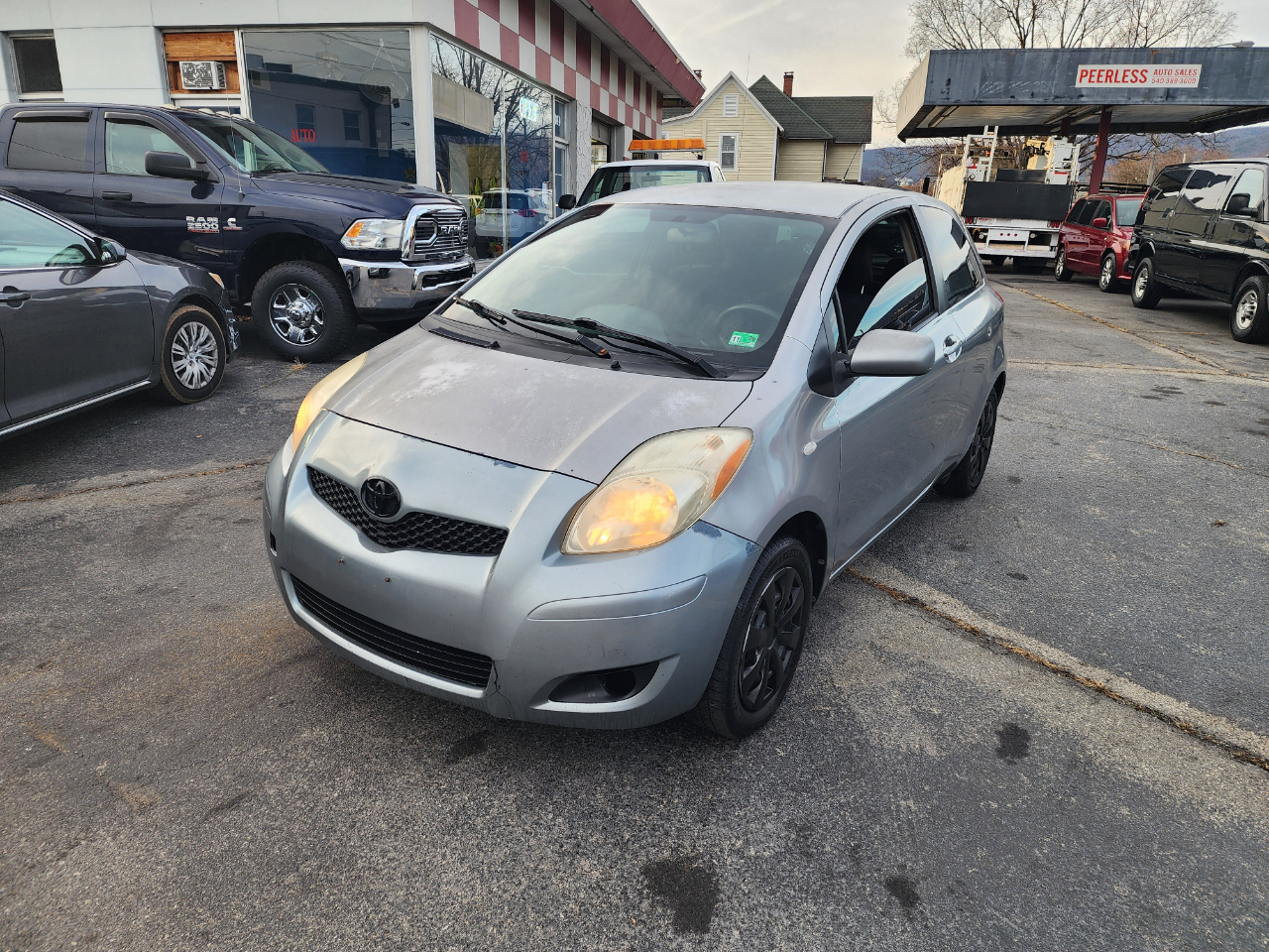 Toyota Yaris Liftback 3-Door AT 2009