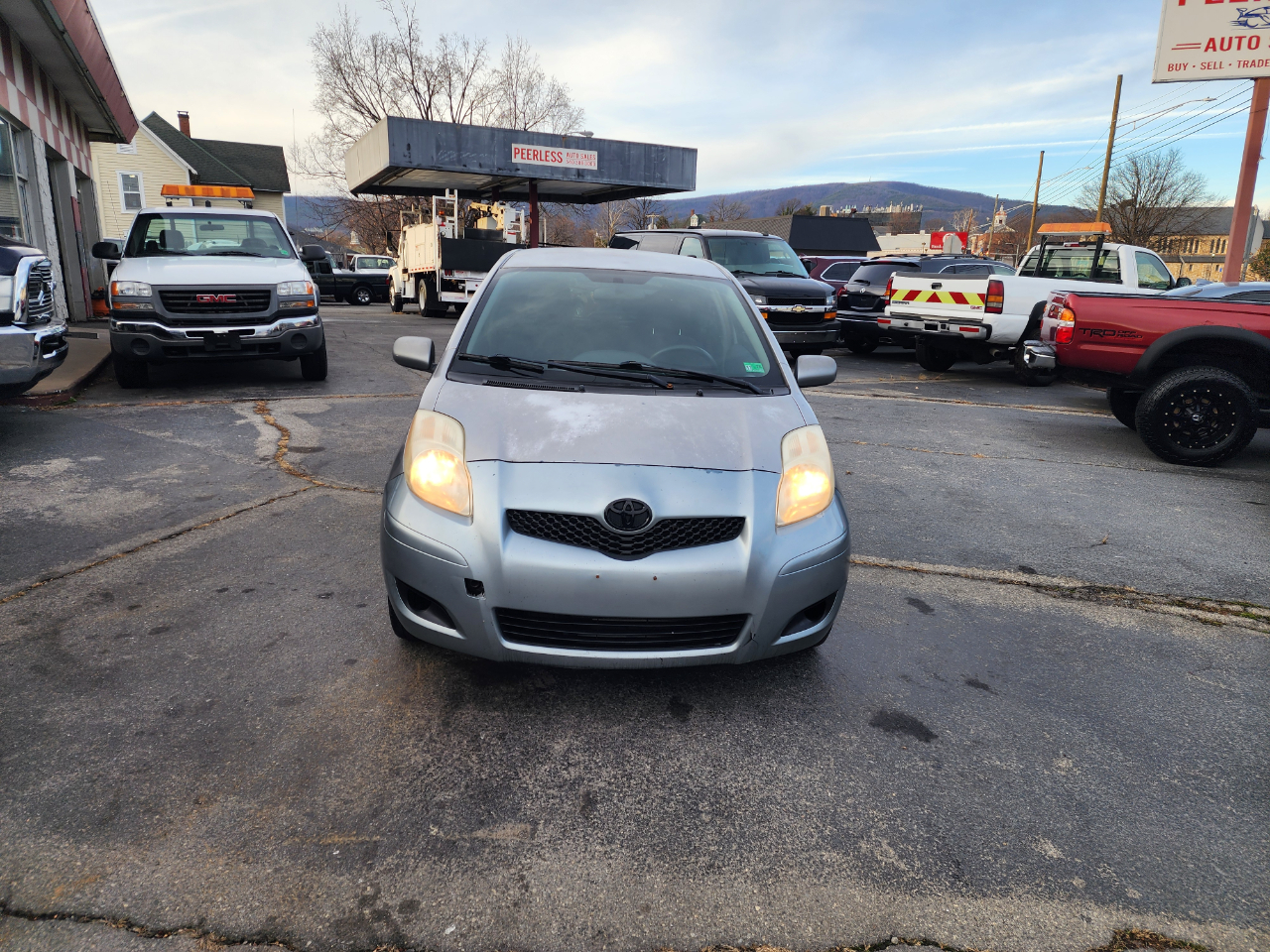 Toyota Yaris Liftback 3-Door AT 2009