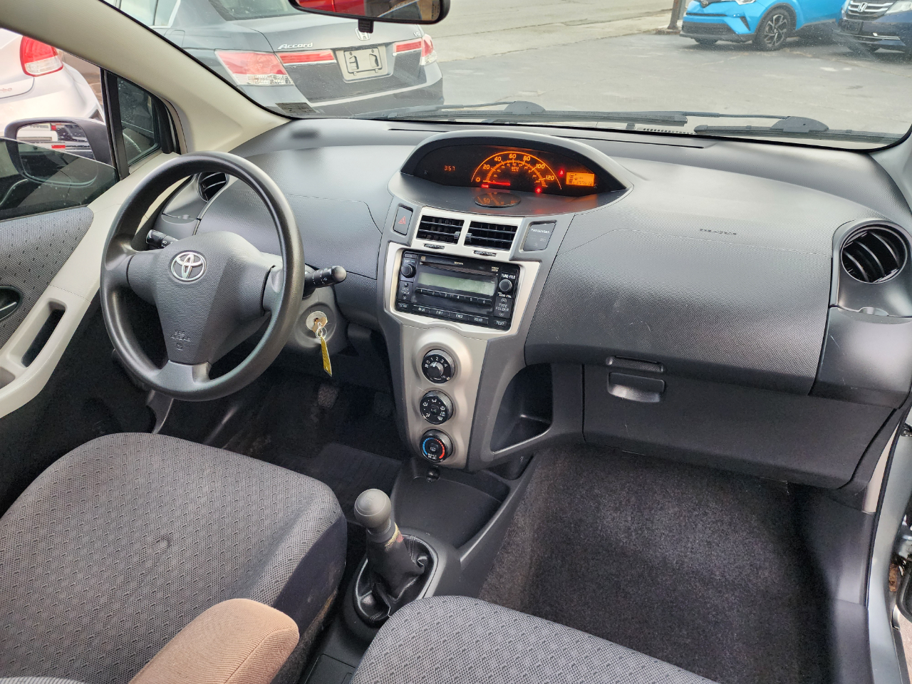 Toyota Yaris Liftback 3-Door AT 2009