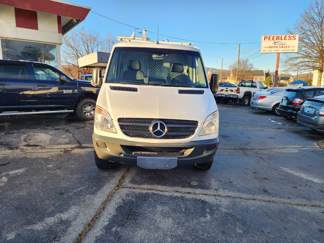 Mercedes-Benz Sprinter 2500 High Roof 144-in. WB 2012
