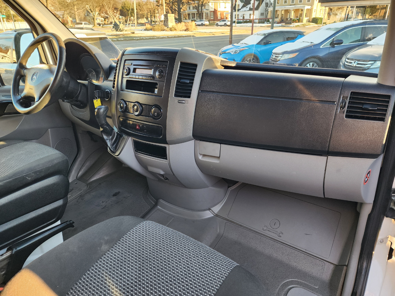 Mercedes-Benz Sprinter 2500 High Roof 144-in. WB 2012