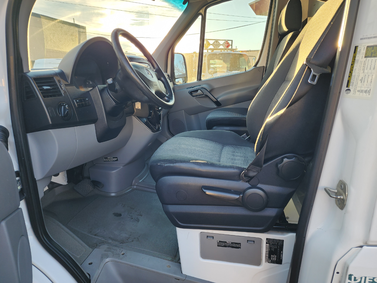 Mercedes-Benz Sprinter 2500 High Roof 144-in. WB 2012