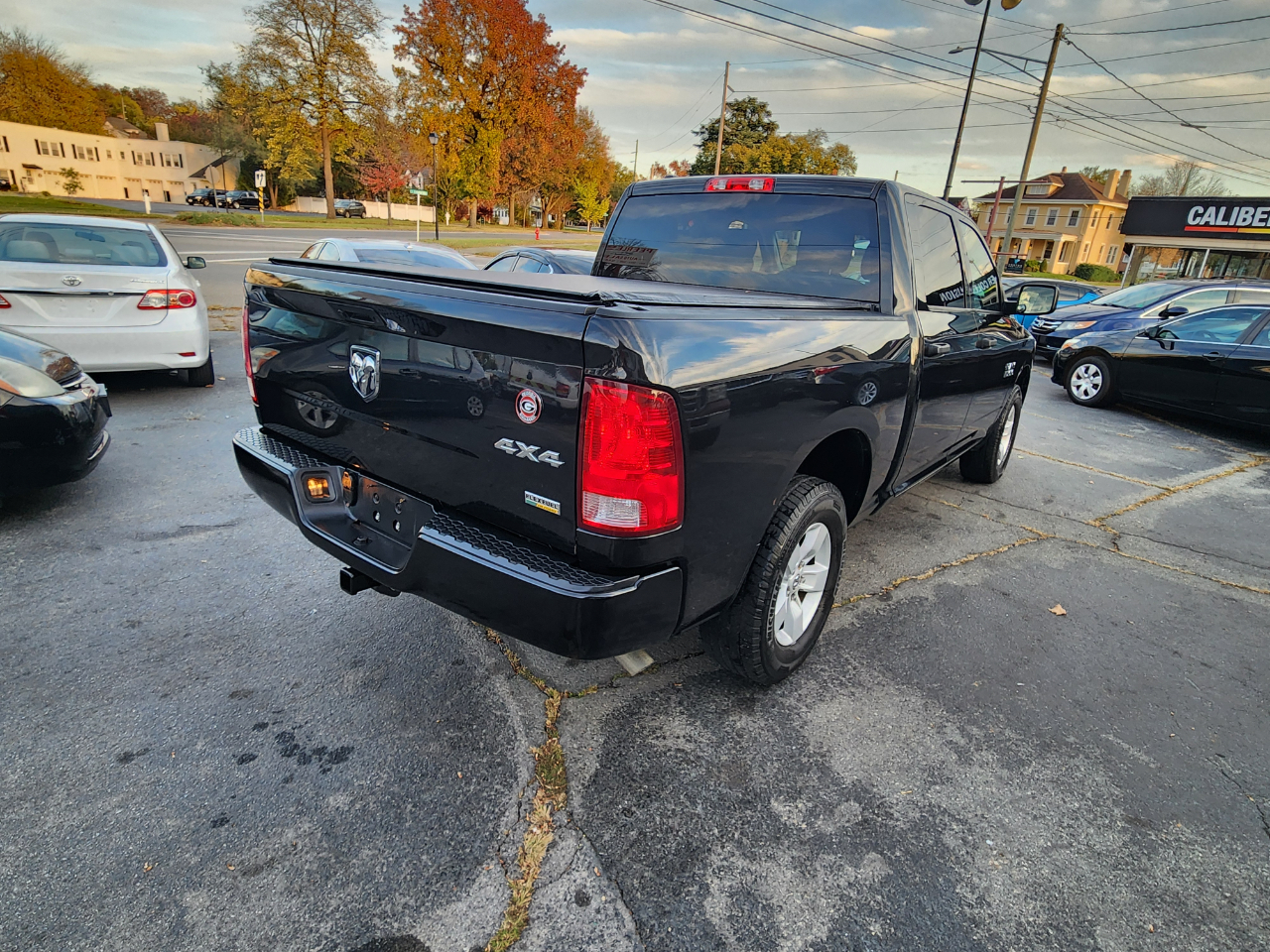 RAM 1500 Tradesman Crew Cab SWB 4WD 2018