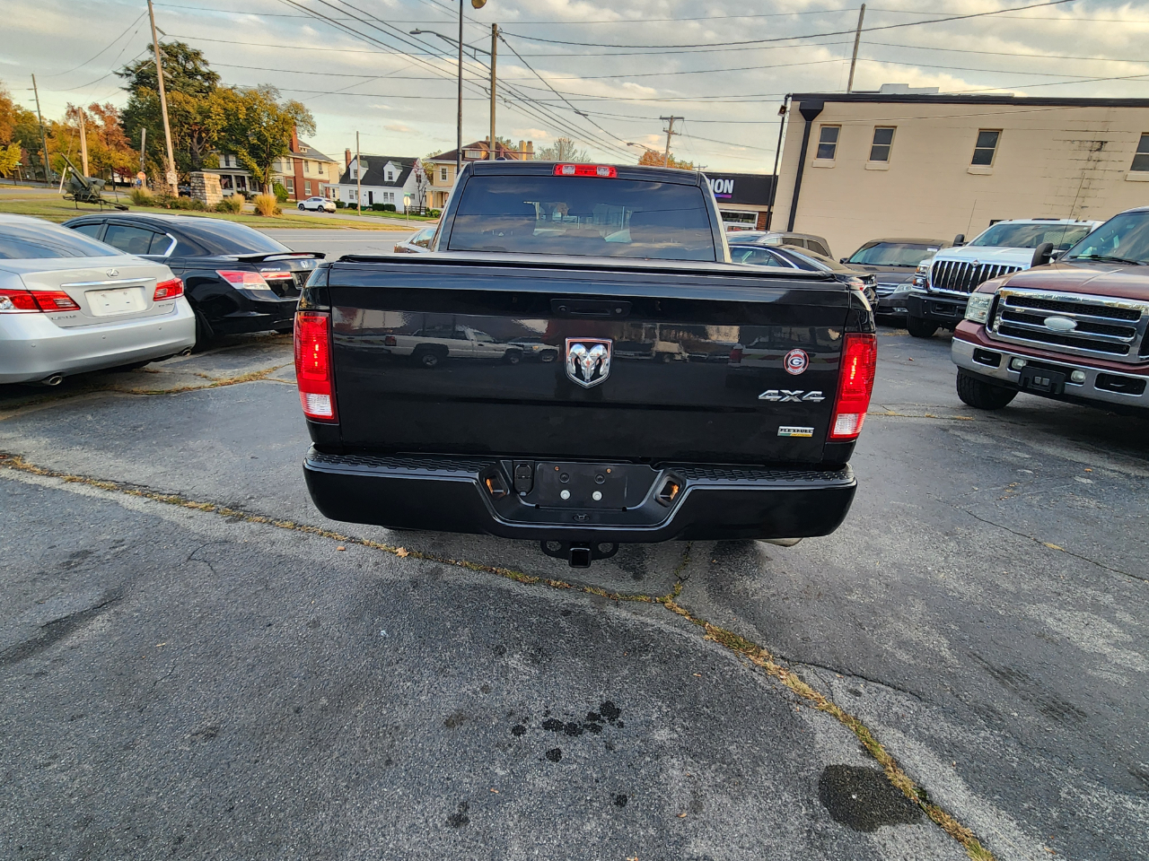 RAM 1500 Tradesman Crew Cab SWB 4WD 2018