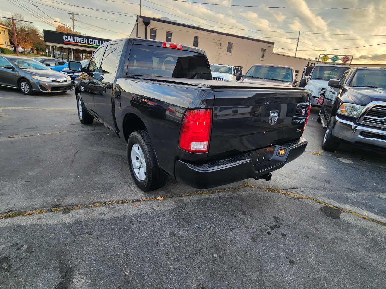 RAM 1500 Tradesman Crew Cab SWB 4WD 2018