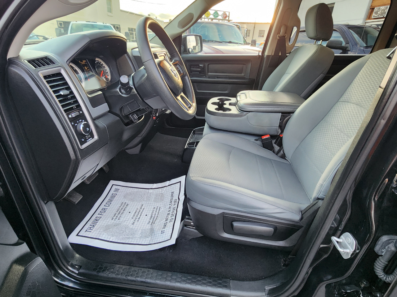 RAM 1500 Tradesman Crew Cab SWB 4WD 2018