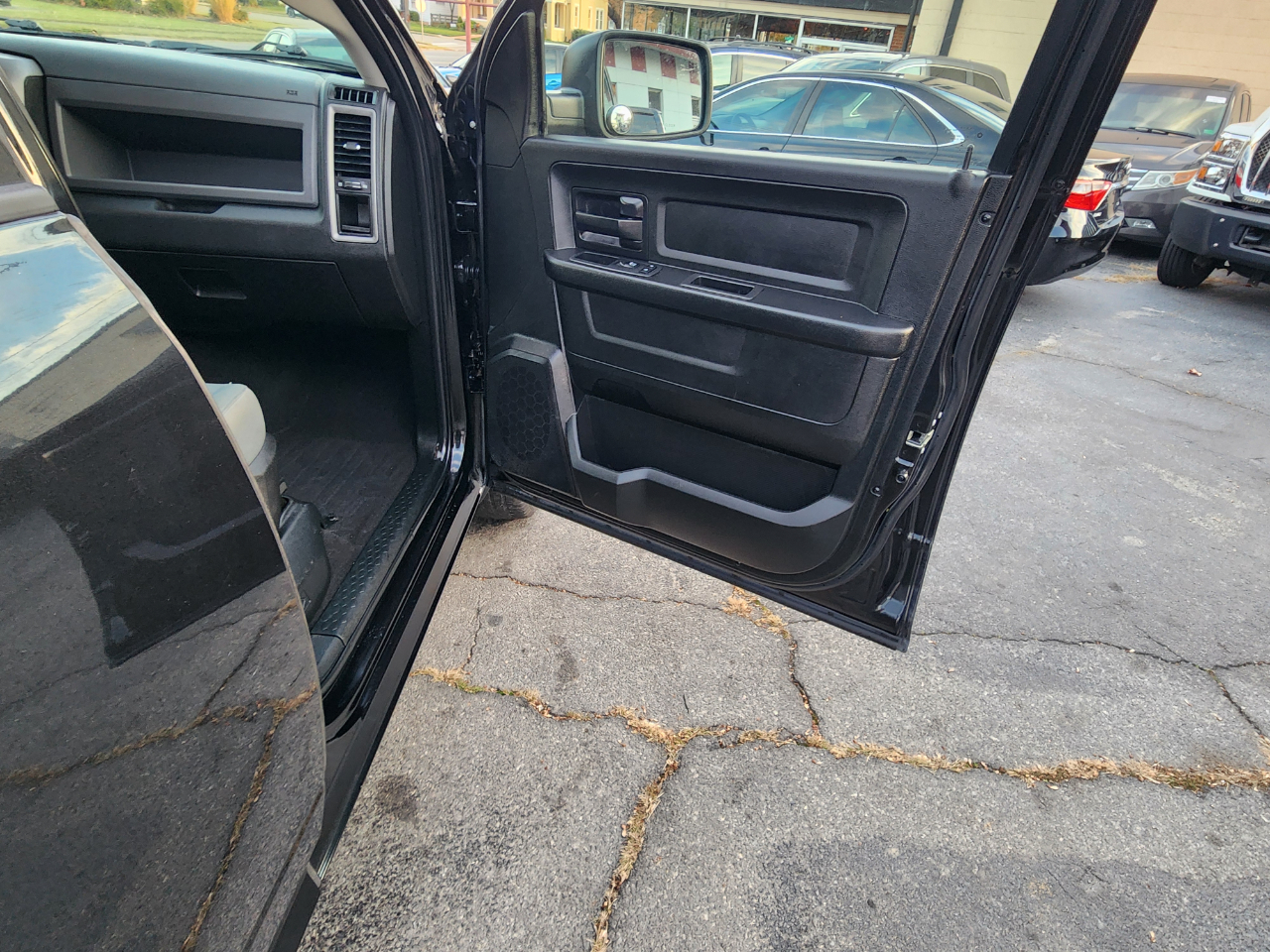 RAM 1500 Tradesman Crew Cab SWB 4WD 2018