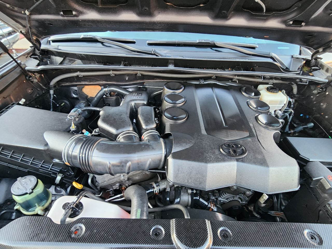 Toyota 4Runner SR5 4WD 2011