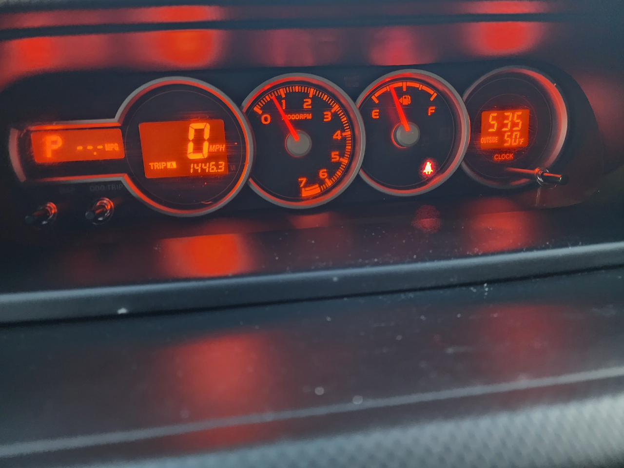 Scion xB 5-Door Wagon 5-Spd MT 2013