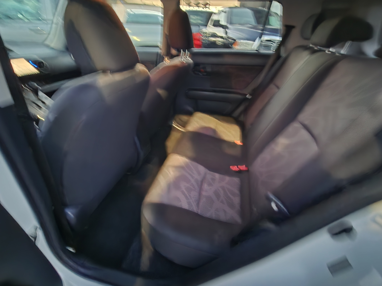 Scion xB 5-Door Wagon 5-Spd MT 2013