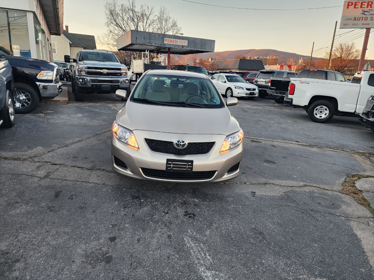 Toyota Corolla Base 5-Speed MT 2010