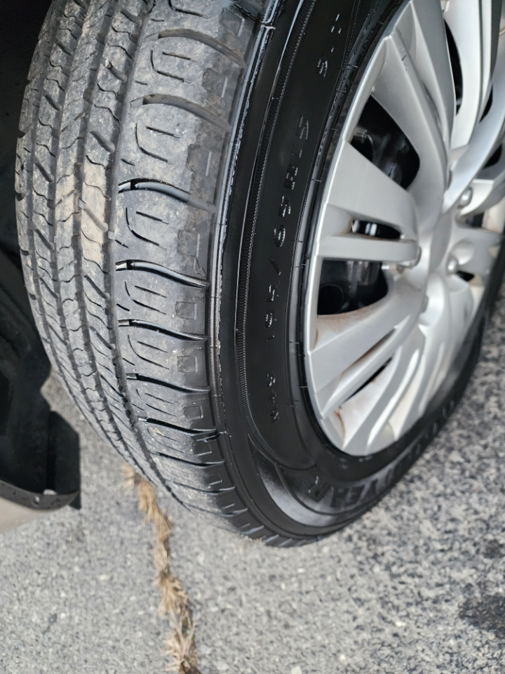 Toyota Corolla Base 5-Speed MT 2010