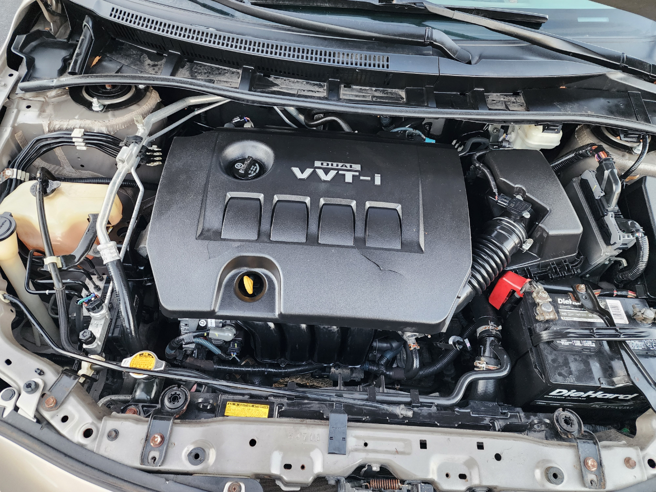 Toyota Corolla Base 5-Speed MT 2010