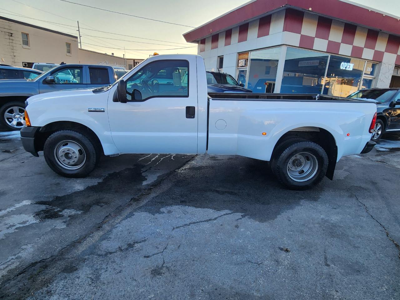 Ford F-350 SD XLT 2WD DRW 2006