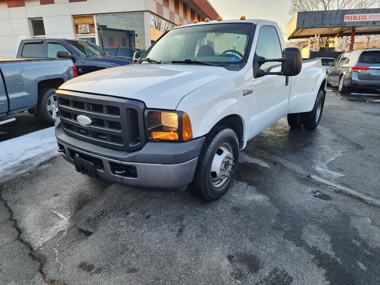 Ford F-350 SD XLT 2WD DRW 2006