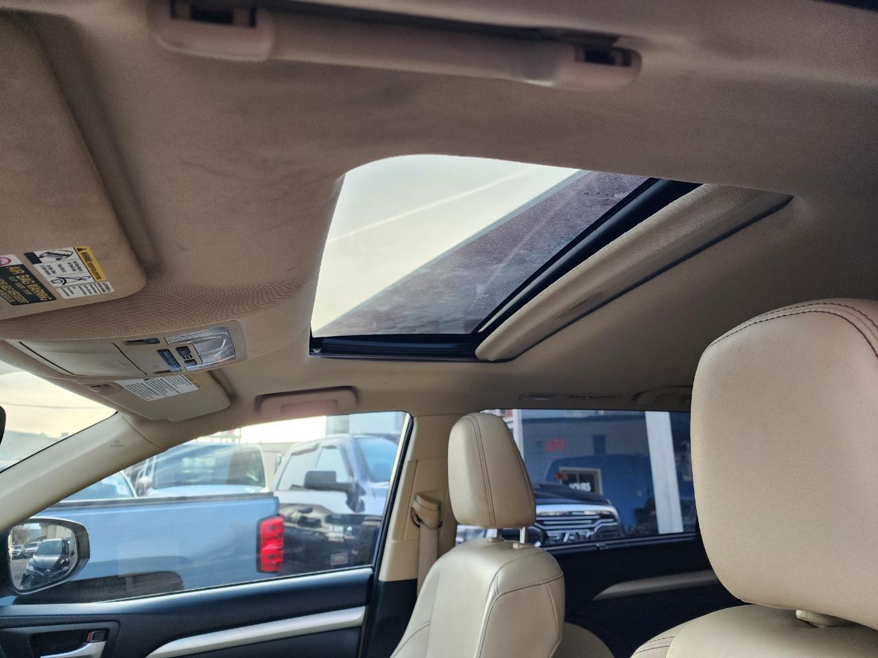 Toyota Highlander XLE AWD V6 2015