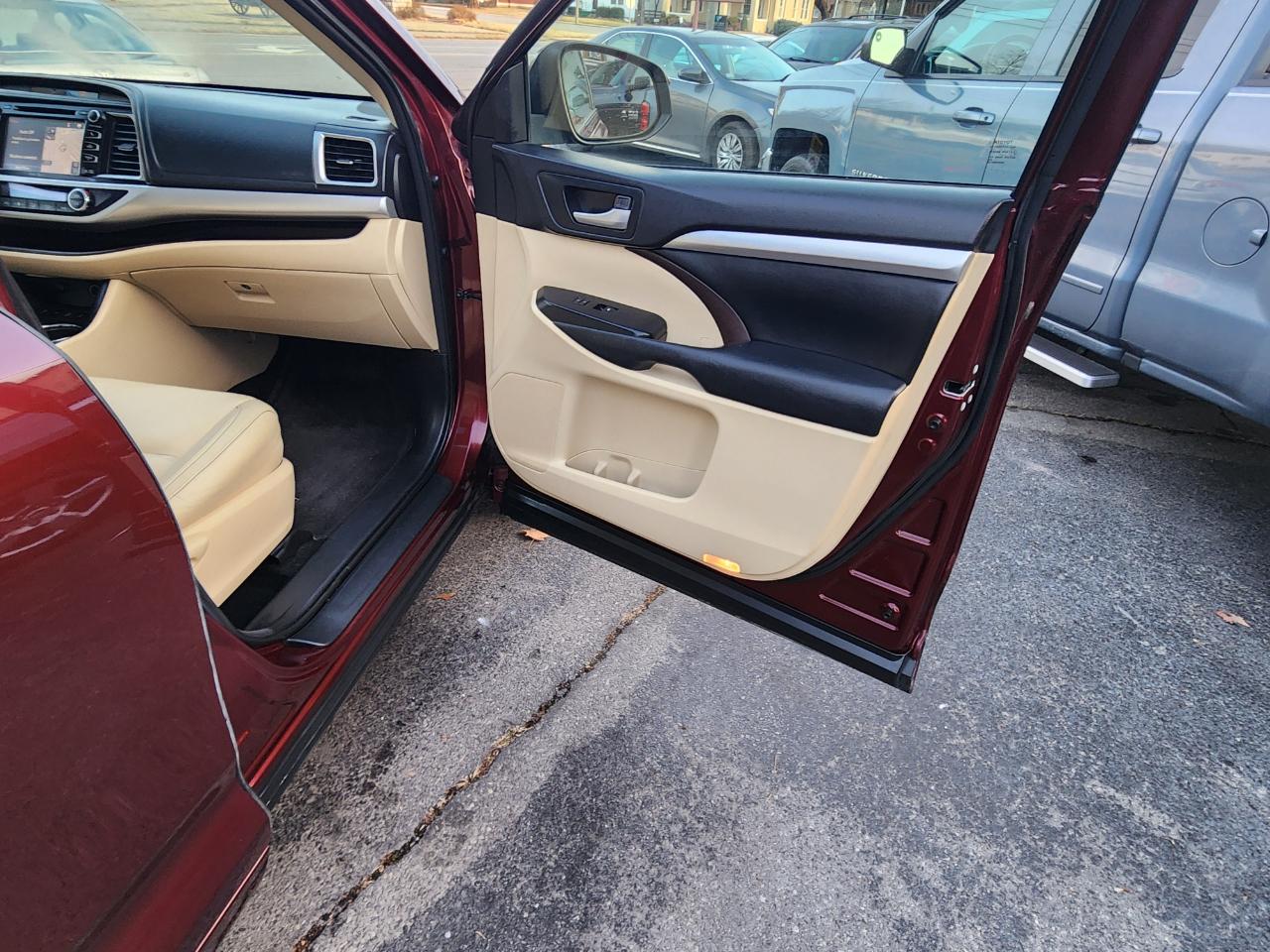 Toyota Highlander XLE AWD V6 2015