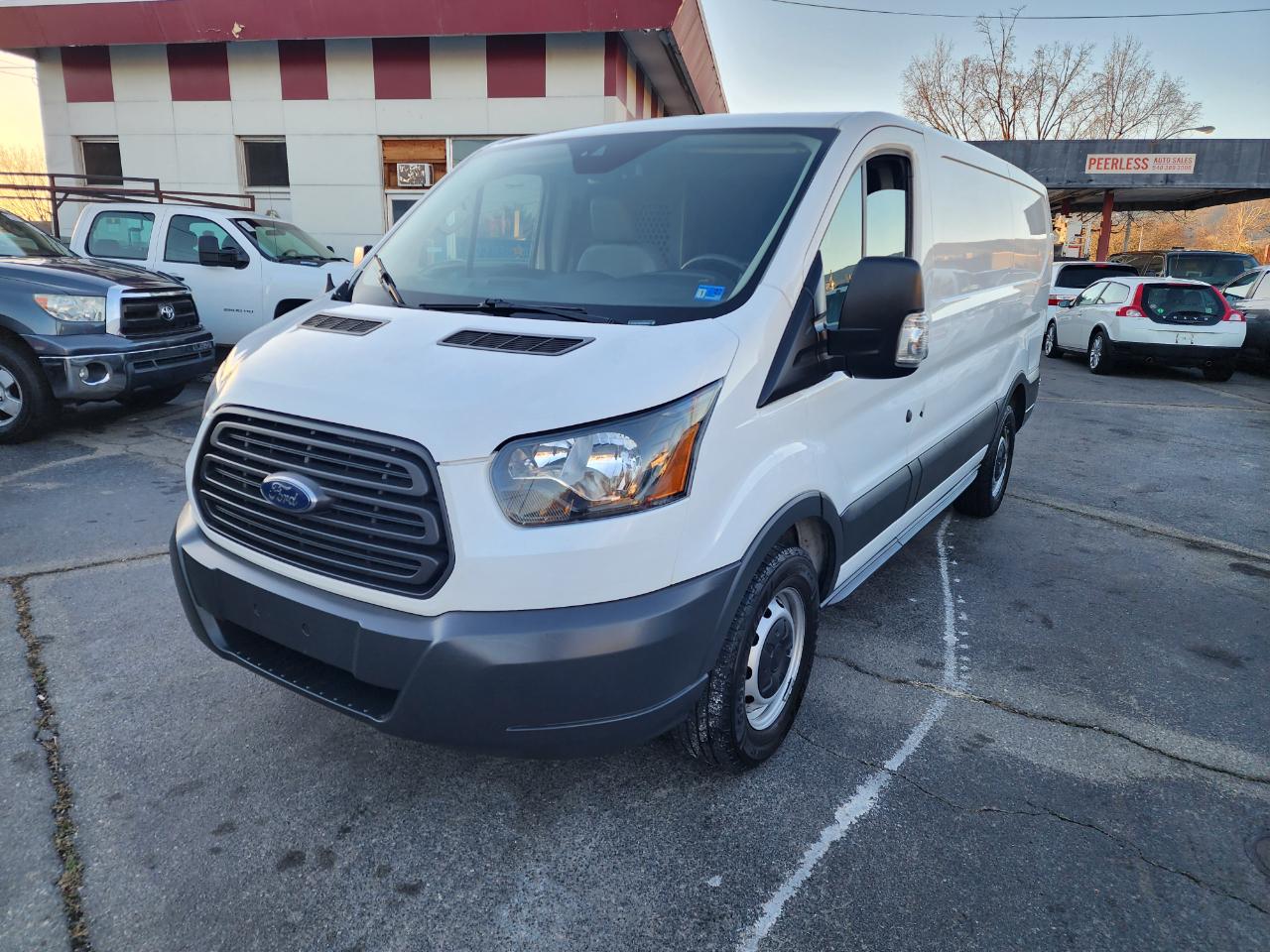 Ford Transit 150 Van Low Roof w/Sliding Pass. 130-in. WB 2018