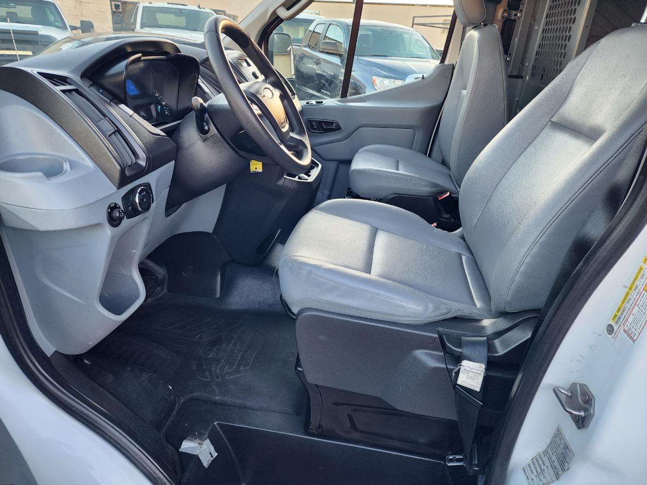 Ford Transit 150 Van Low Roof w/Sliding Pass. 130-in. WB 2018